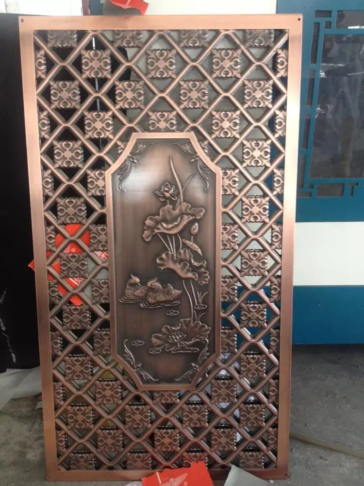 Panneaux décoratifs d'intérieur modernes en acier inoxydable pour l'habillage des murs et des cloisons — Foshan Qi Aluminum Decorative Materials Co. Ltd