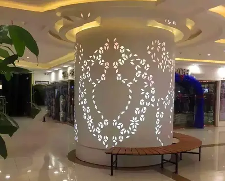 Panneau décoratif intérieur en aluminium perforé
