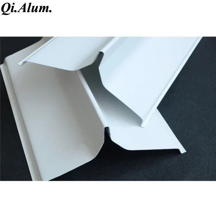 Tube carré en aluminium 50*50 mm pour plafond intérieur — Foshan Qi Aluminum Decorative Materials Co. Ltd