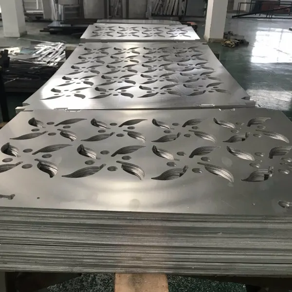 Bardage extérieur en aluminium pour façade — Foshan Qi Aluminum Decorative Materials Co. Ltd