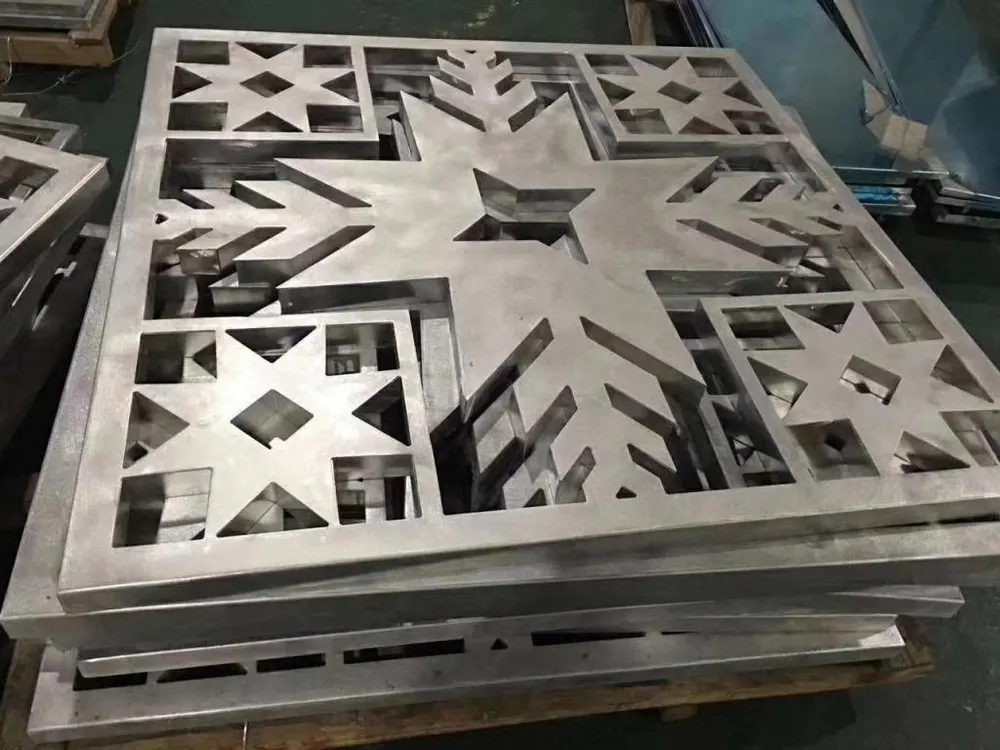 Matériaux décoratifs pour bâtiments résistants au feu et à l'acoustique, feuille de revêtement extérieur en aluminium avec revêtement PVDF, panneau plein en aluminium — Foshan Qi Aluminum Decorative Materials Co., Ltd
