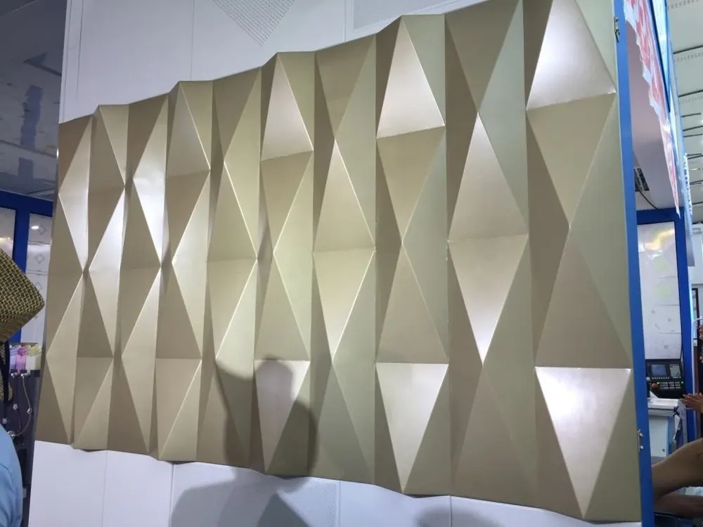 Panneaux décoratifs muraux en composite aluminium couleur unie pour intérieur — Foshan Qi Aluminum Decorative Materials Co. Ltd