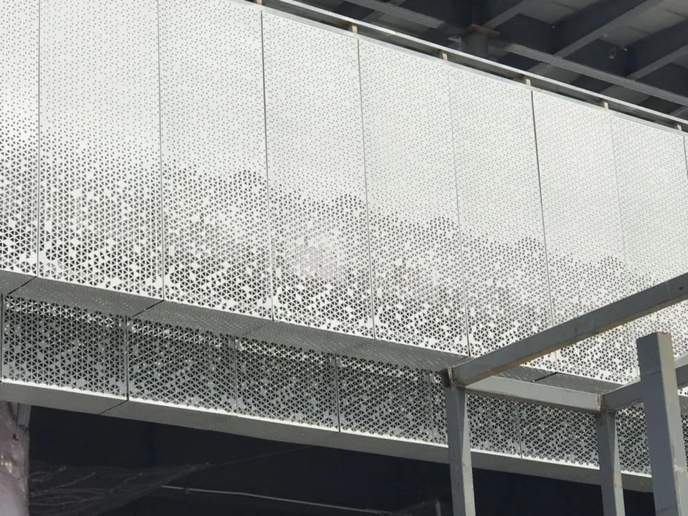 Nouveau motif chinois en tôle perforée en aluminium à trous, feuille peinte en poudre JOTUN — Foshan Qi Aluminum Decorative Materials Co., Ltd