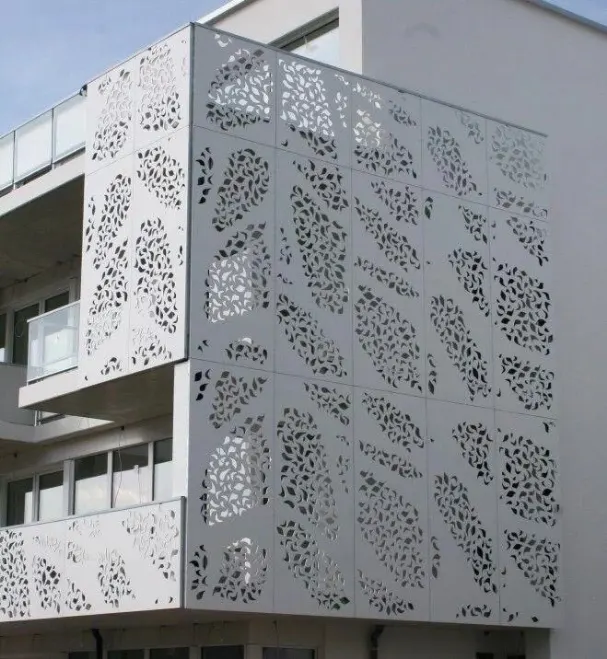 Panneaux perforés en aluminium avec revêtement PVDF pour la décoration extérieure des façades de bâtiments — Foshan Qi Aluminum Decorative Materials Co. Ltd