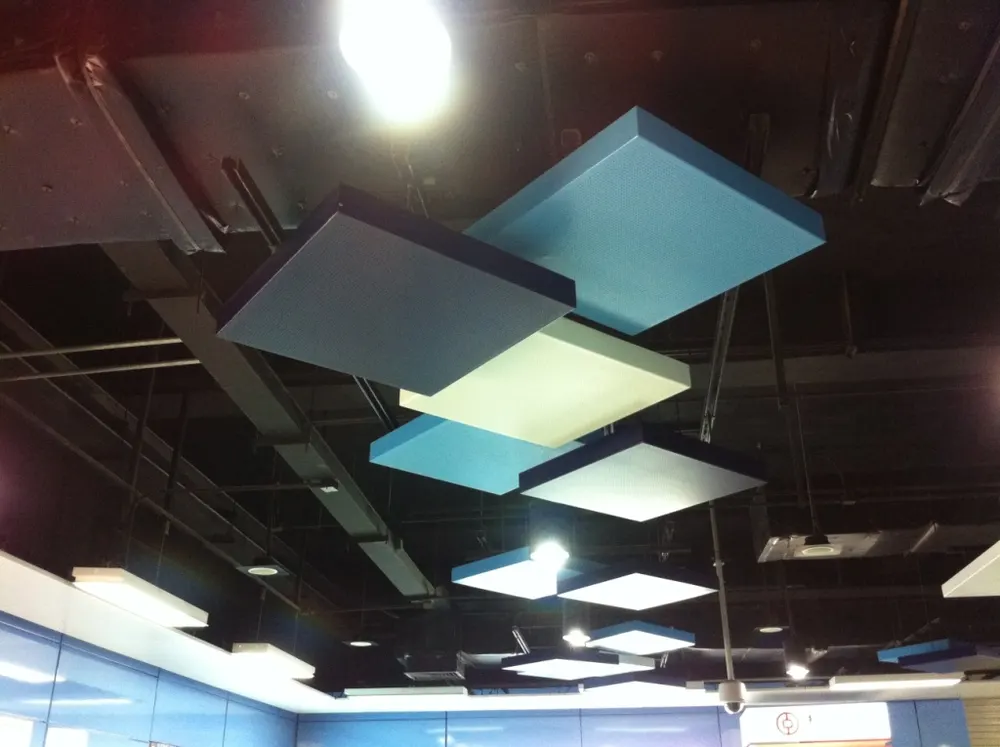 Panneaux métalliques perforés en aluminium à trou, feuille perforée en aluminium, feuille en maille d'aluminium, grillage métallique — Foshan Qi Aluminum Decorative Materials Co. Ltd