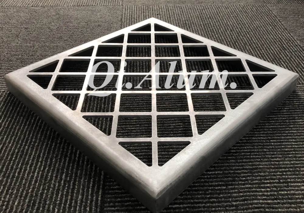 Plaque bois écologique en aluminium à relief et creux Plaque aluminium — Foshan Qi Aluminum Decorative Materials Co. Ltd