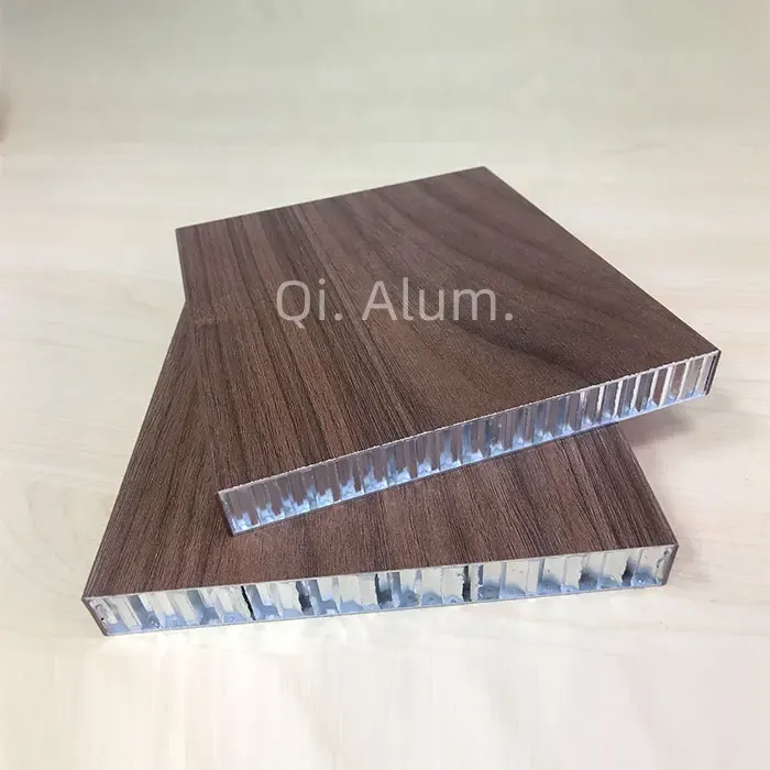Panneaux composites en aluminium ignifuges, panneau en aluminium à âme nid d'abeille — Foshan Qi Aluminum Decorative Materials Co. Ltd