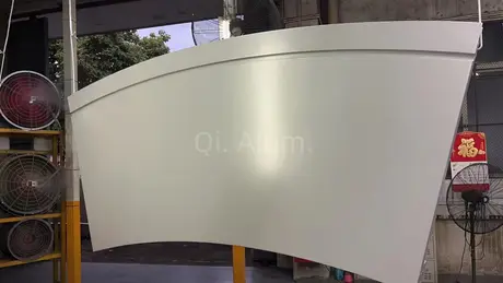Panneau décoratif en tôle d'aluminium incurvée épaisse 3.0 mm, panneau de rideau métallique sur mesure avec revêtement poudre des deux côtés, vue 5