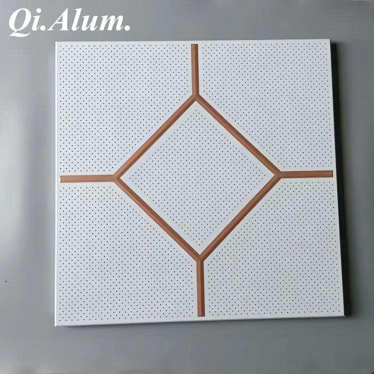 Plafond décoratif intérieur moderne à dalles suspendues en métal alu perforé — Foshan Qi Aluminum Decorative Materials Co. Ltd