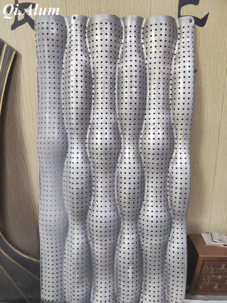 Élevez votre jardin avec des panneaux métalliques perforés pour clôture : élégance moderne et durabilité fonctionnelle — Foshan Qi Aluminum Decorative Materials Co. Ltd