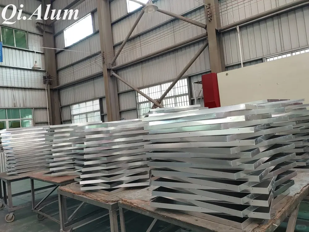 Panneaux en aluminium perforés en décoration intérieure : allier esthétique et fonctionnalité — Foshan Qi Aluminum Decorative Materials Co. Ltd