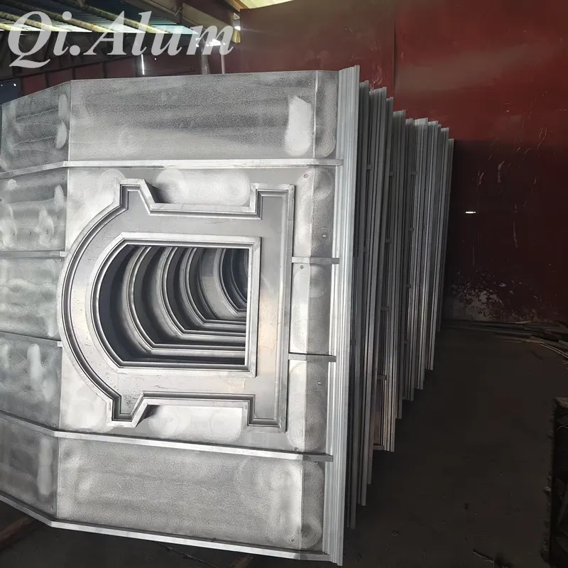 Panneaux d’assemblage aluminium : un guide complet des solutions modernes en construction — Foshan Qi Aluminum Decorative Materials Co., Ltd