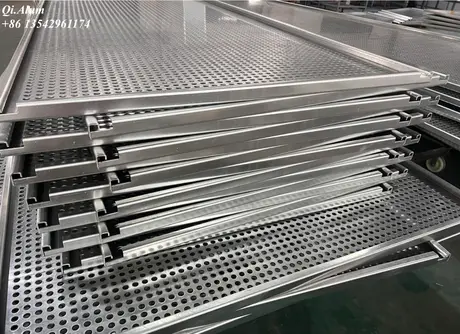 Panneaux perforés sur mesure pour écran de façade et conception de plafond